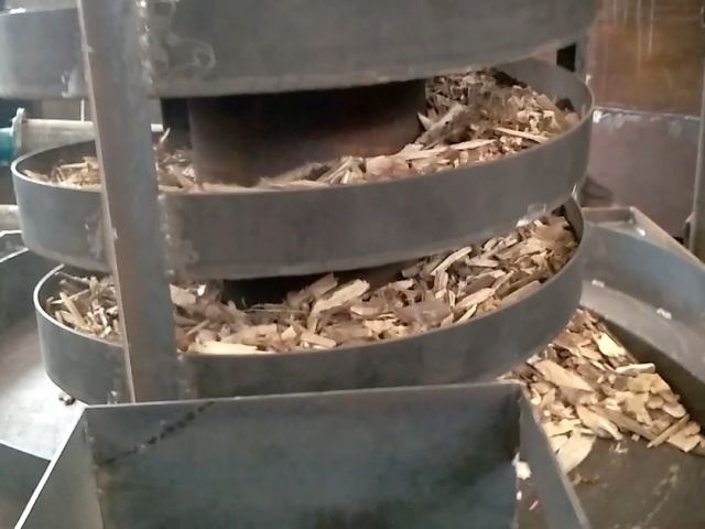 垂直振動上料機占地面積小便于生產(chǎn)線布置