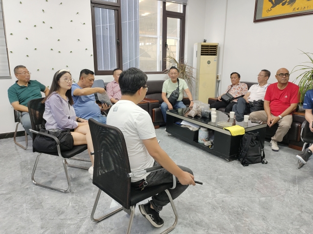 一場(chǎng)與客戶(hù)關(guān)于連續(xù)式炭化機(jī)的技術(shù)交流會(huì)